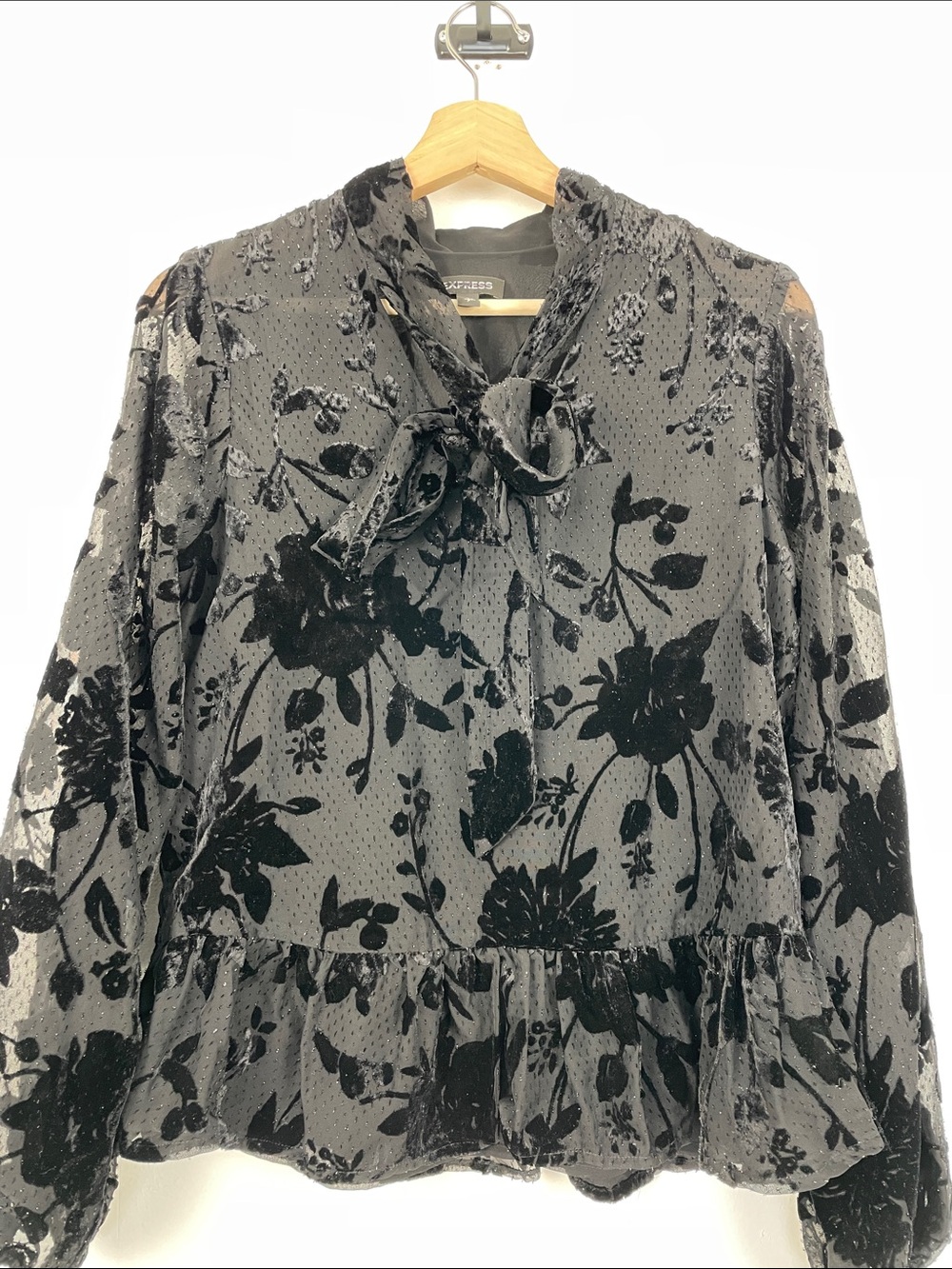 Express Y2K Black Sheer Velvet Burnout Tie-Neck Peplum Hem Blouse Women's S - Picture 4 of 8